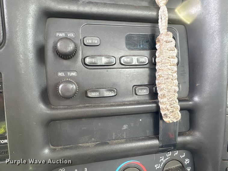 image for item YA1967 2007 Chevrolet C7500 cable placer bucket truck