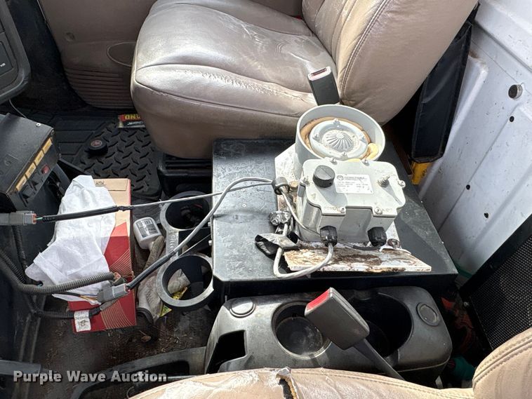 image for item YA1967 2007 Chevrolet C7500 cable placer bucket truck