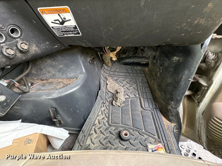 image for item YA1967 2007 Chevrolet C7500 cable placer bucket truck