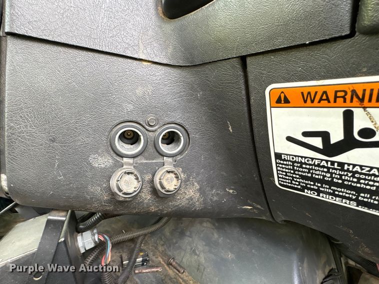 image for item YA1967 2007 Chevrolet C7500 cable placer bucket truck