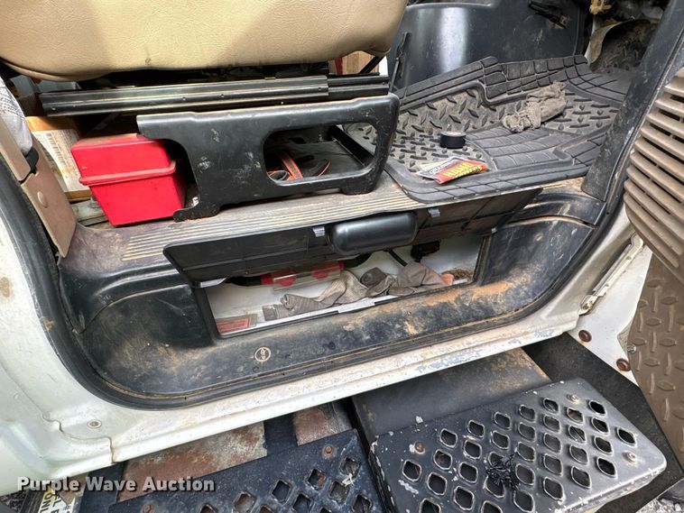 image for item YA1967 2007 Chevrolet C7500 cable placer bucket truck