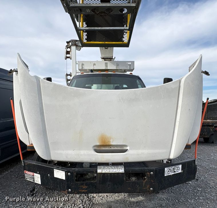image for item YA1967 2007 Chevrolet C7500 cable placer bucket truck