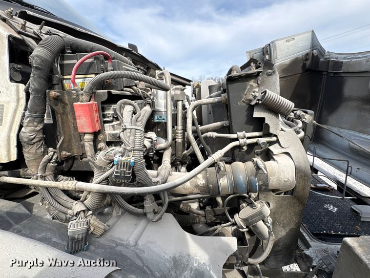 image for item YA1967 2007 Chevrolet C7500 cable placer bucket truck