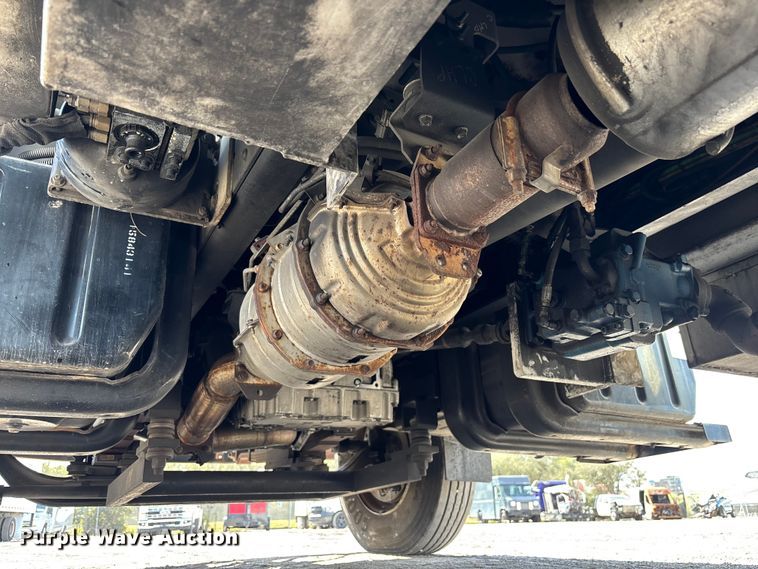 image for item YA1968 2007 Chevrolet C7500 cable placer bucket truck