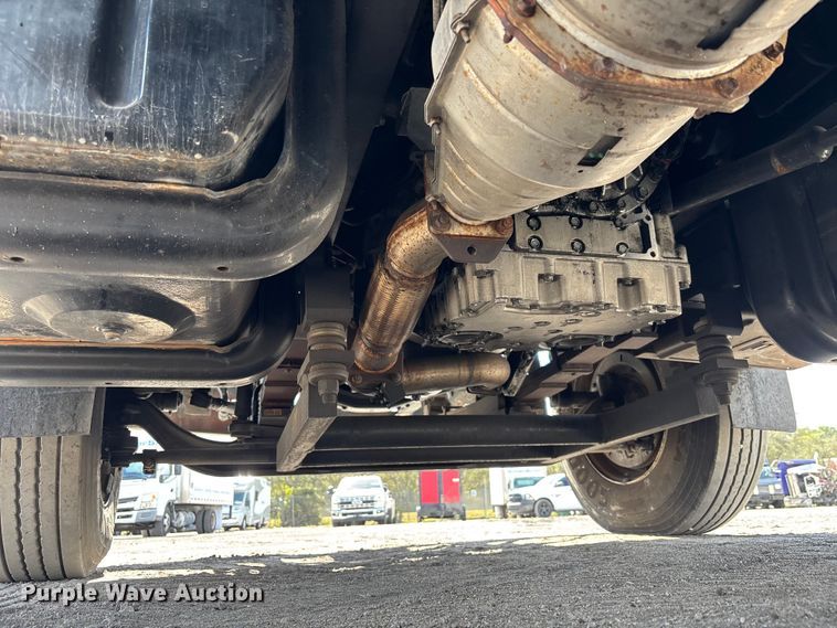 image for item YA1968 2007 Chevrolet C7500 cable placer bucket truck