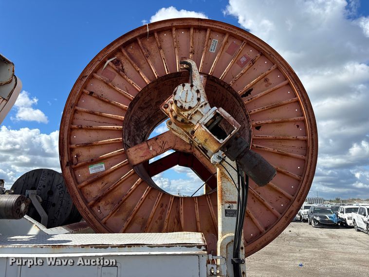 image for item YA1968 2007 Chevrolet C7500 cable placer bucket truck