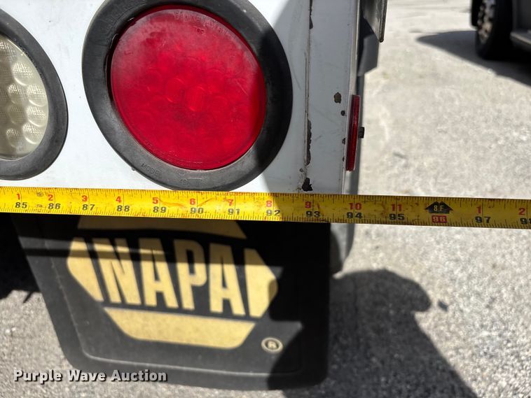 image for item YA1968 2007 Chevrolet C7500 cable placer bucket truck