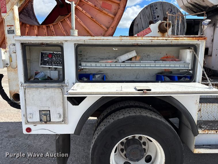 image for item YA1968 2007 Chevrolet C7500 cable placer bucket truck