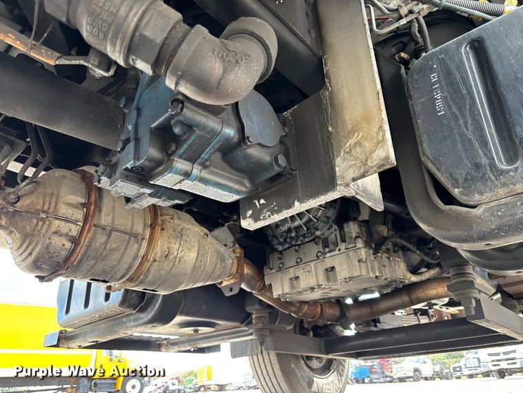 image for item YA1968 2007 Chevrolet C7500 cable placer bucket truck