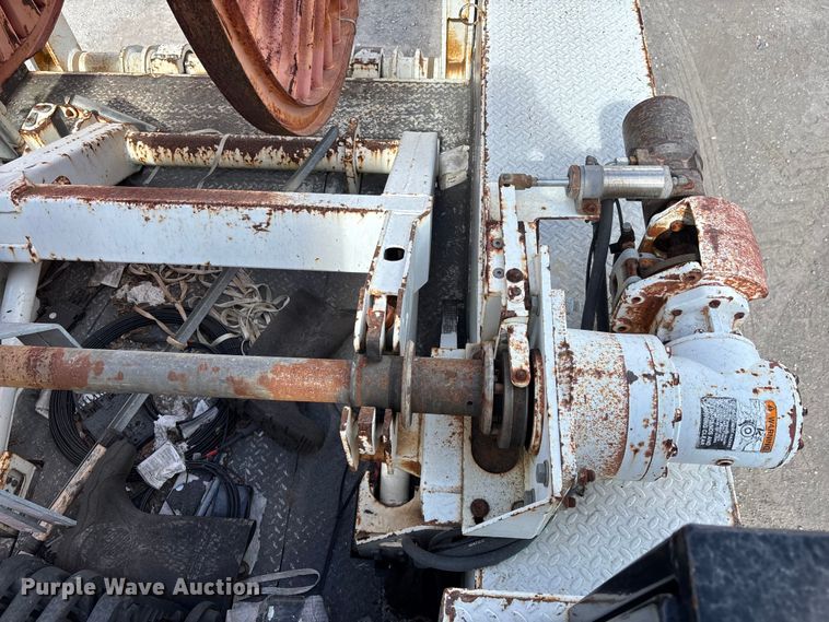 image for item YA1968 2007 Chevrolet C7500 cable placer bucket truck