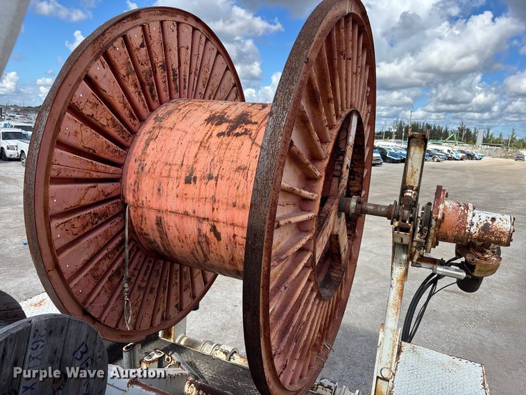 image for item YA1968 2007 Chevrolet C7500 cable placer bucket truck