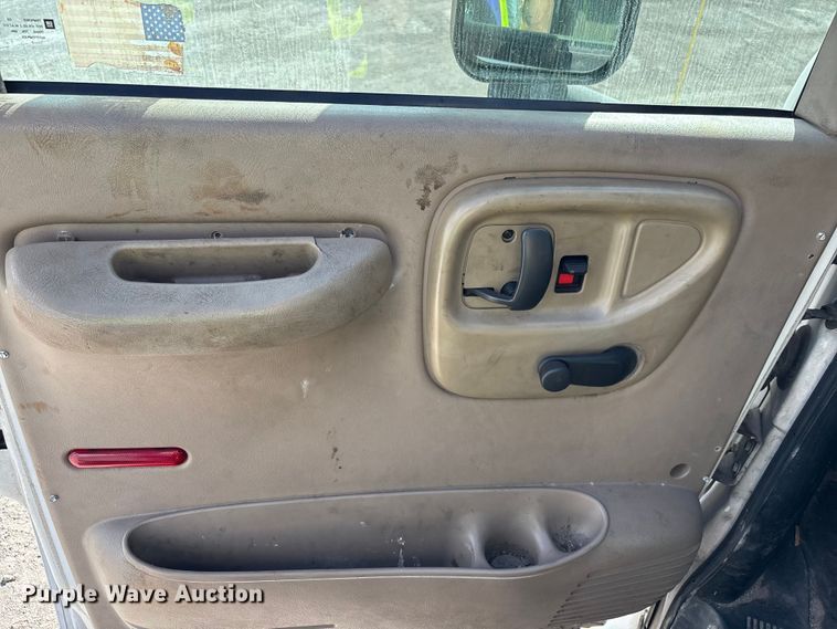 image for item YA1968 2007 Chevrolet C7500 cable placer bucket truck