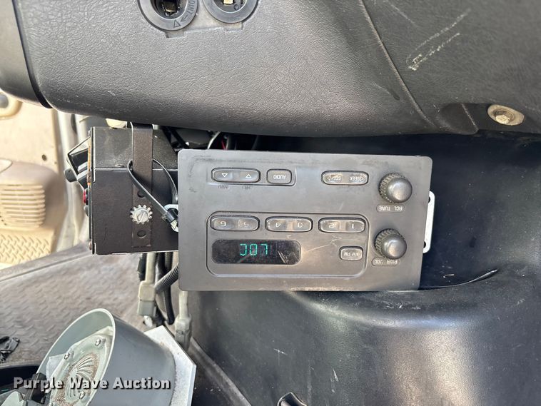 image for item YA1968 2007 Chevrolet C7500 cable placer bucket truck