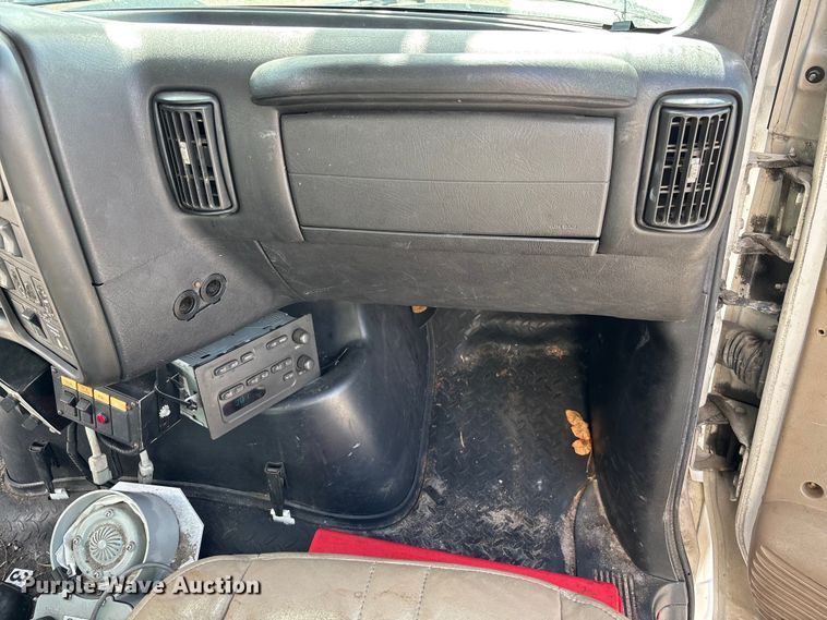 image for item YA1968 2007 Chevrolet C7500 cable placer bucket truck