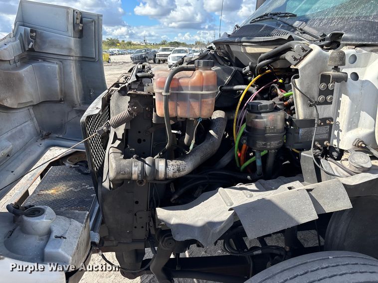 image for item YA1968 2007 Chevrolet C7500 cable placer bucket truck