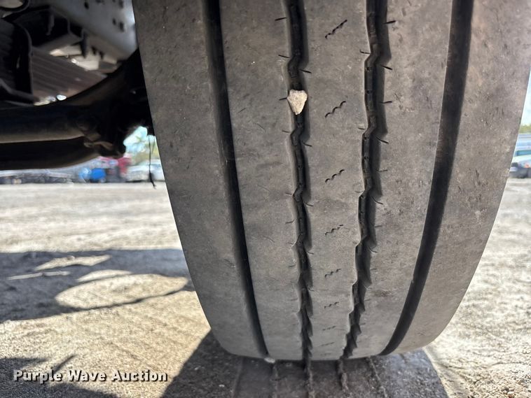 image for item YA1968 2007 Chevrolet C7500 cable placer bucket truck