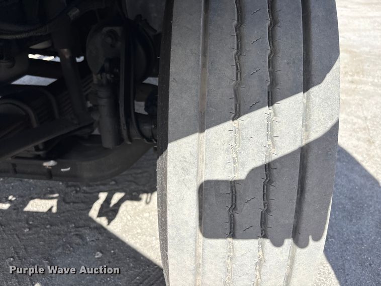 image for item YA1968 2007 Chevrolet C7500 cable placer bucket truck