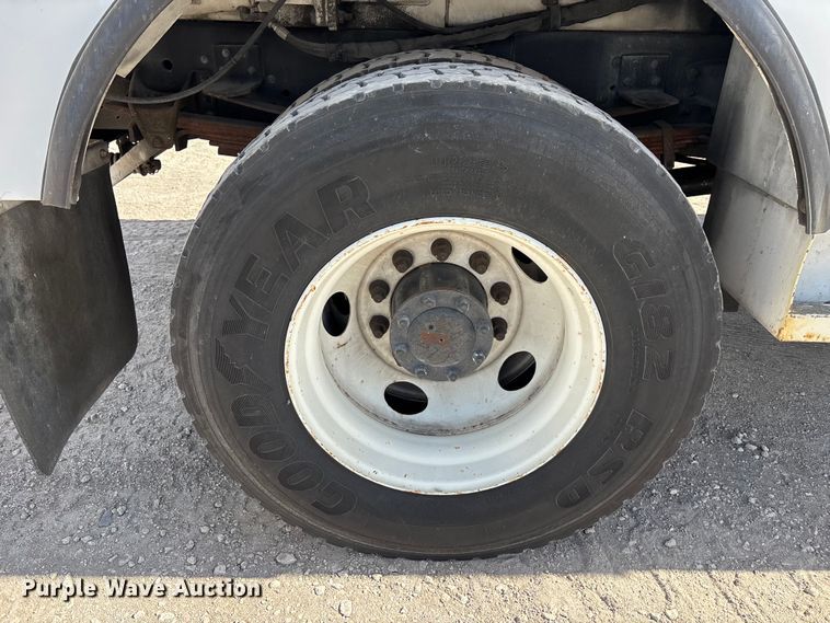 image for item YA1968 2007 Chevrolet C7500 cable placer bucket truck