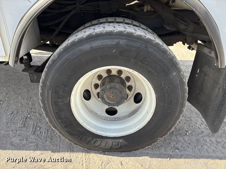 image for item YA1968 2007 Chevrolet C7500 cable placer bucket truck