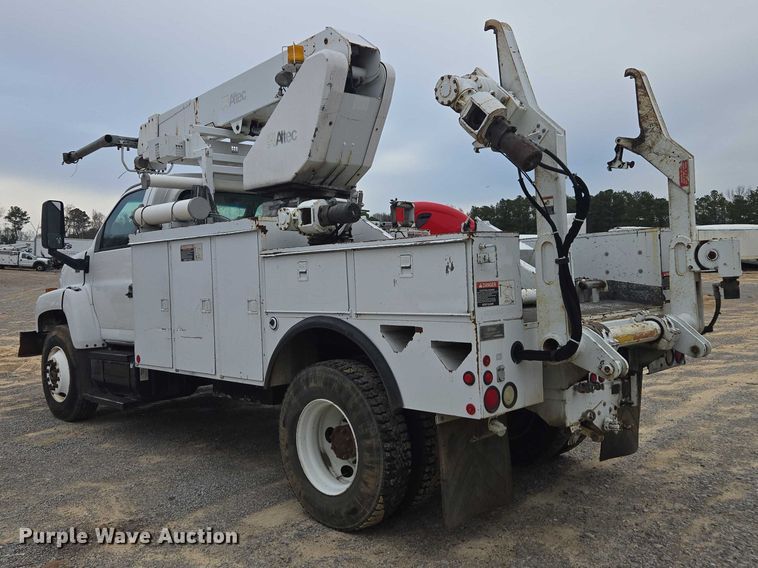 image for item YA1976 2007 Chevrolet C7500 cable placer bucket truck