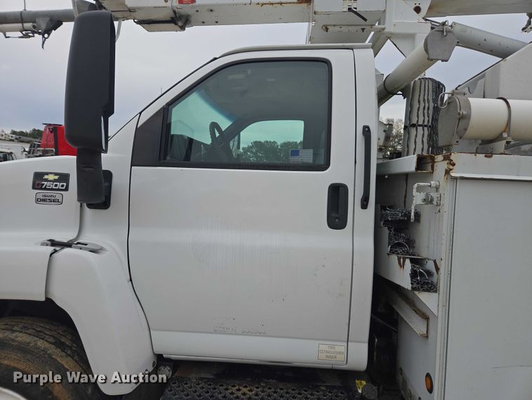 image for item YA1976 2007 Chevrolet C7500 cable placer bucket truck
