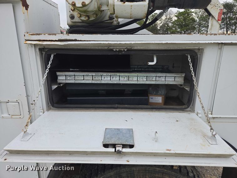 image for item YA1976 2007 Chevrolet C7500 cable placer bucket truck