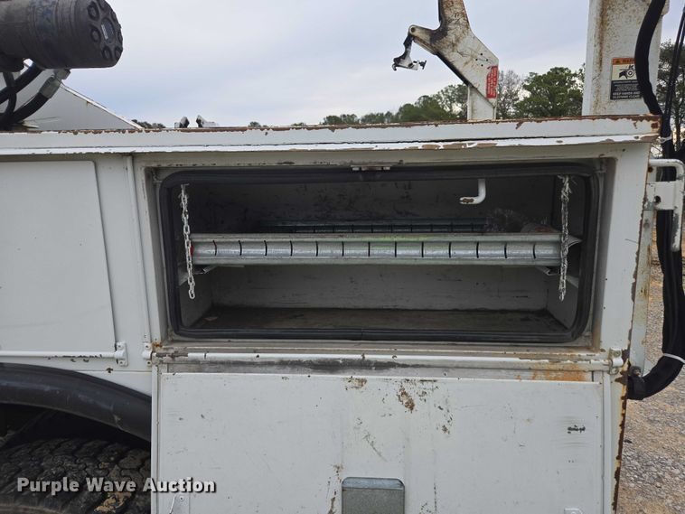 image for item YA1976 2007 Chevrolet C7500 cable placer bucket truck