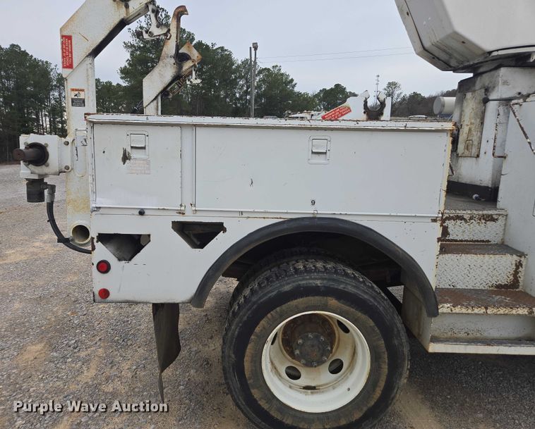 image for item YA1976 2007 Chevrolet C7500 cable placer bucket truck