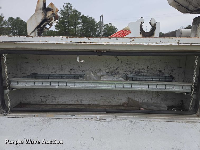 image for item YA1976 2007 Chevrolet C7500 cable placer bucket truck