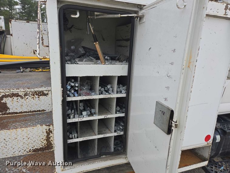 image for item YA1976 2007 Chevrolet C7500 cable placer bucket truck