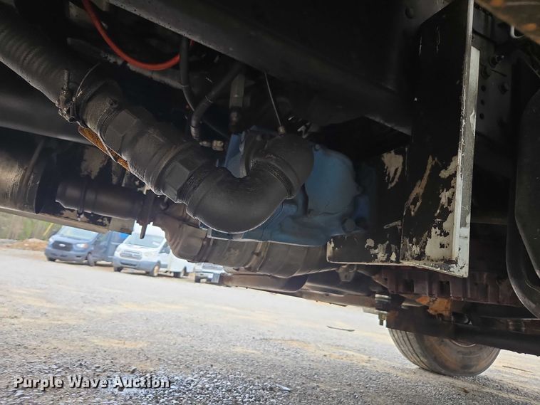 image for item YA1976 2007 Chevrolet C7500 cable placer bucket truck