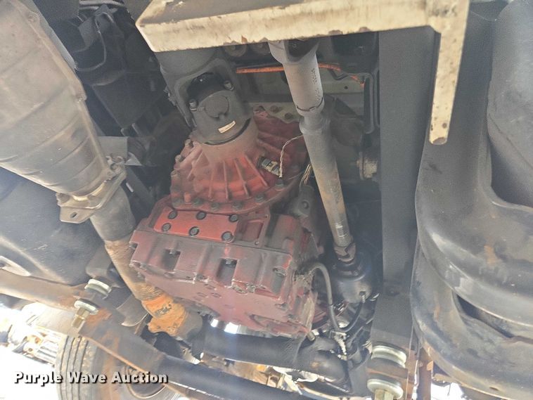 image for item YA1976 2007 Chevrolet C7500 cable placer bucket truck