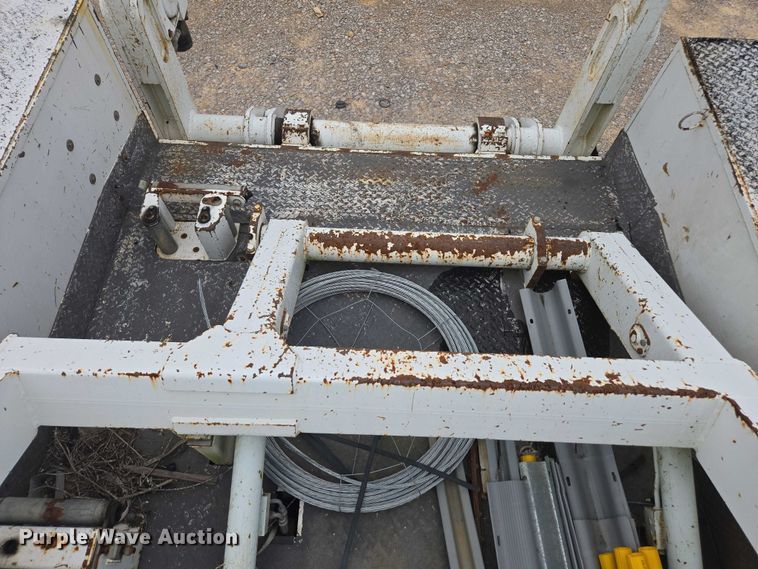 image for item YA1976 2007 Chevrolet C7500 cable placer bucket truck