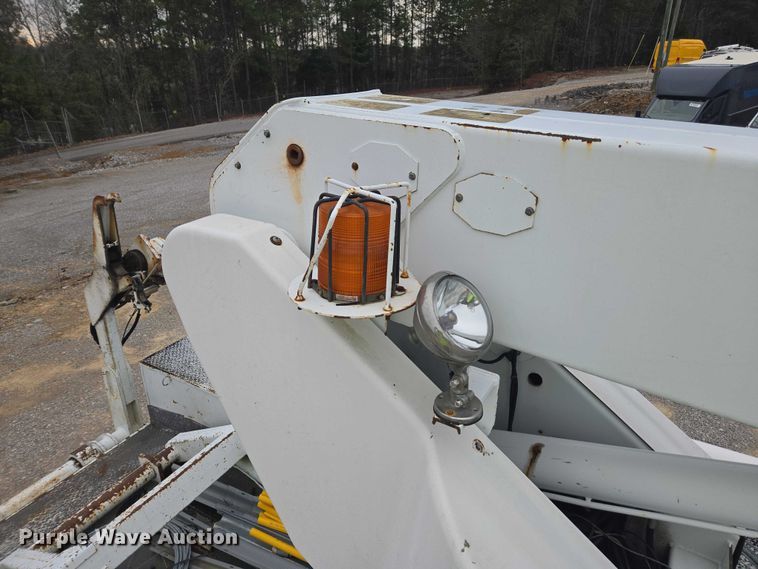image for item YA1976 2007 Chevrolet C7500 cable placer bucket truck