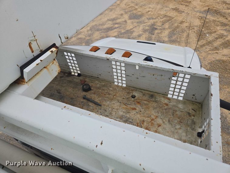 image for item YA1976 2007 Chevrolet C7500 cable placer bucket truck