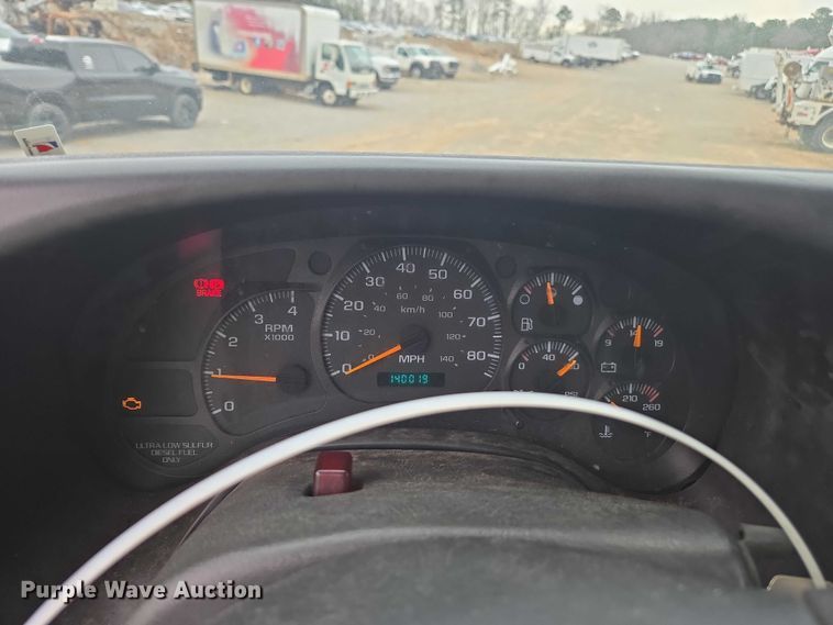 image for item YA1976 2007 Chevrolet C7500 cable placer bucket truck