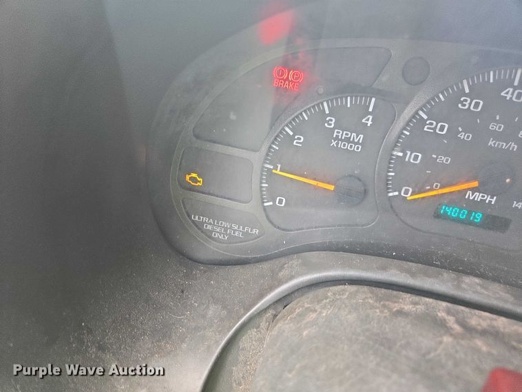 image for item YA1976 2007 Chevrolet C7500 cable placer bucket truck