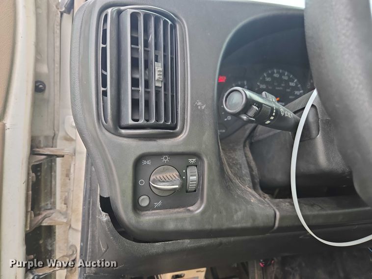 image for item YA1976 2007 Chevrolet C7500 cable placer bucket truck