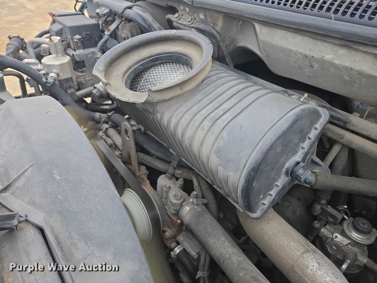 image for item YA1976 2007 Chevrolet C7500 cable placer bucket truck