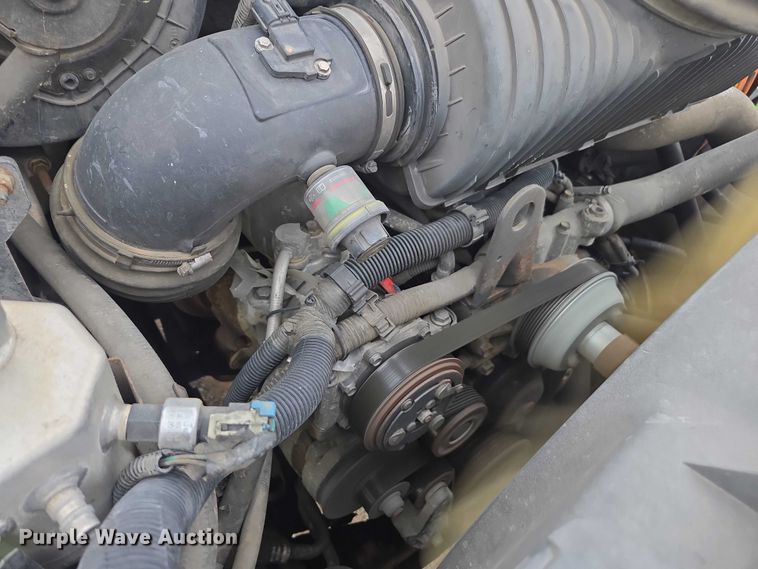 image for item YA1976 2007 Chevrolet C7500 cable placer bucket truck