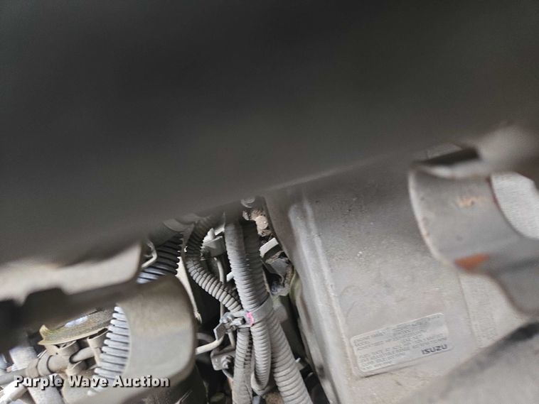 image for item YA1976 2007 Chevrolet C7500 cable placer bucket truck