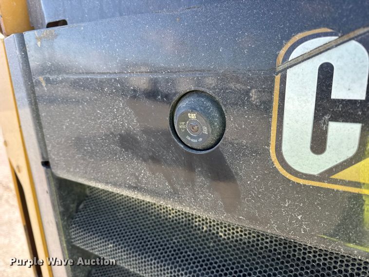 image for item YA2120 2021 Caterpillar 289D3 tracked skid steer loader