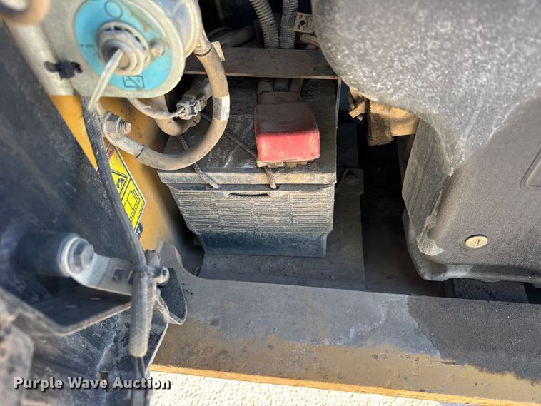 image for item YA2120 2021 Caterpillar 289D3 tracked skid steer loader