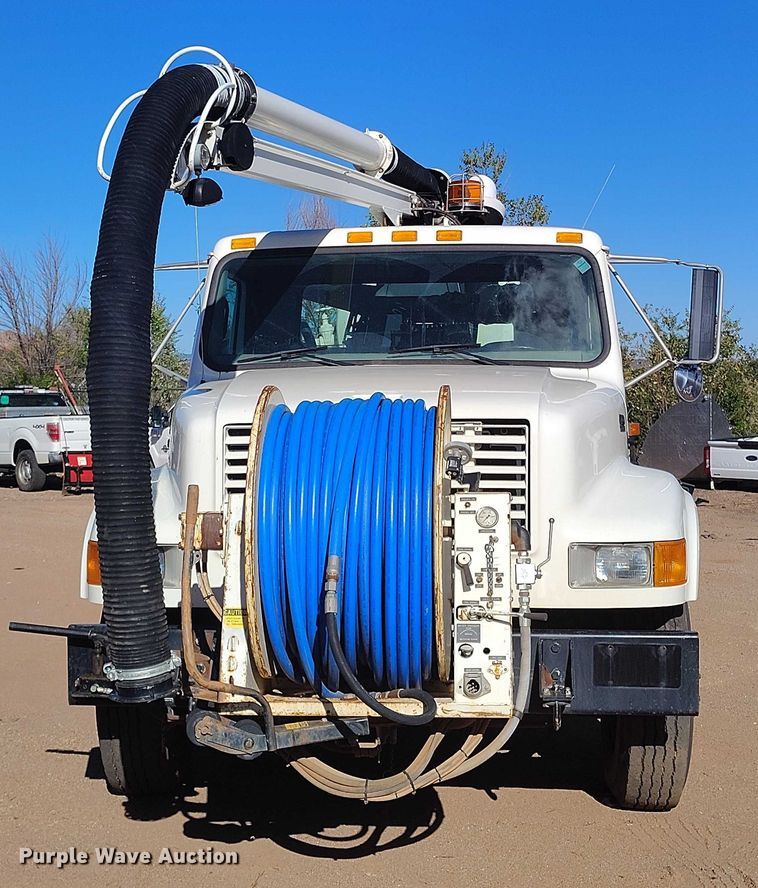 image for item BI9771 2002 International 4700 sewer jetter truck