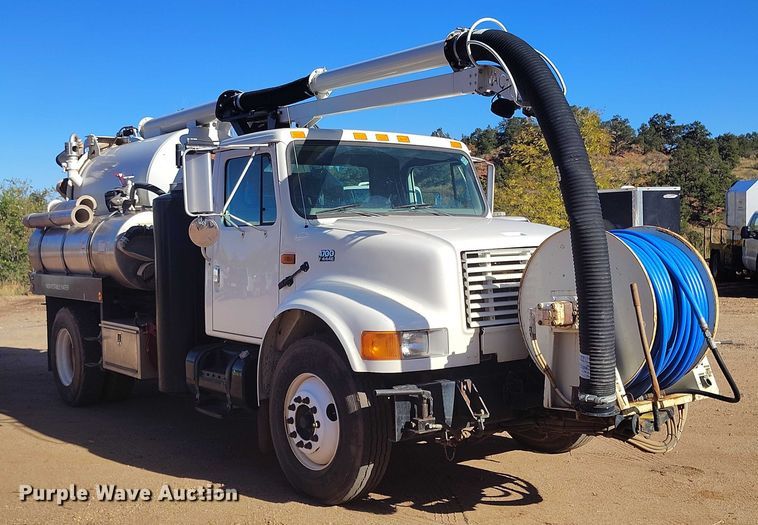image for item BI9771 2002 International 4700 sewer jetter truck
