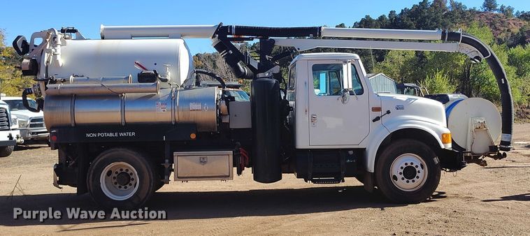 image for item BI9771 2002 International 4700 sewer jetter truck
