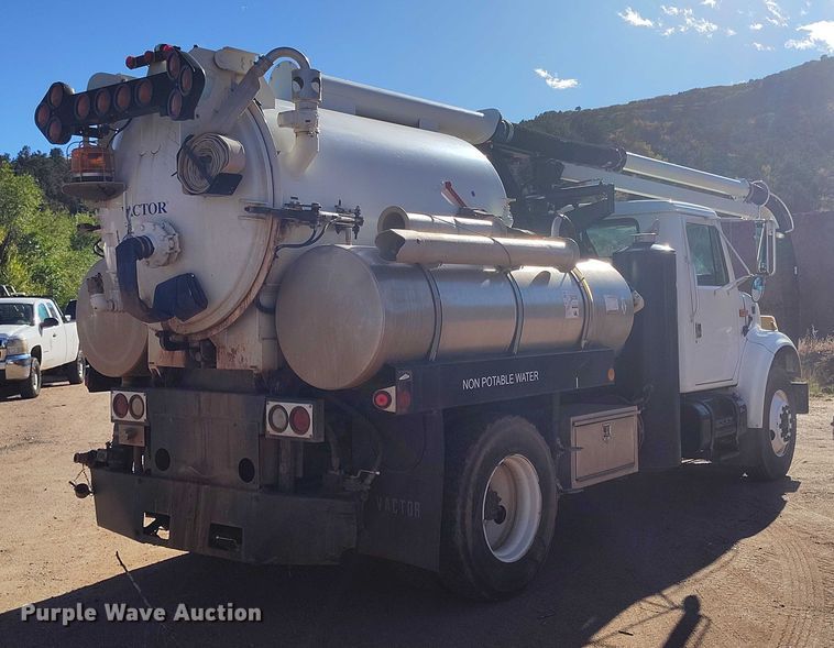 image for item BI9771 2002 International 4700 sewer jetter truck