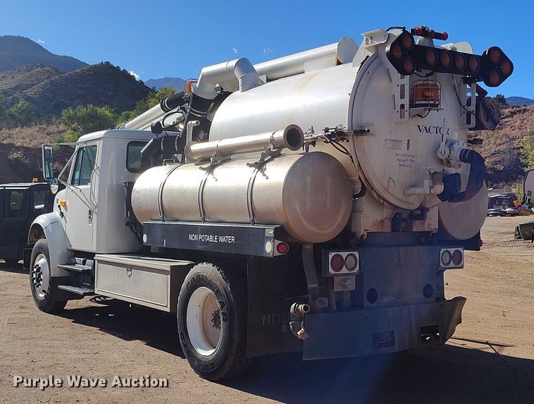 image for item BI9771 2002 International 4700 sewer jetter truck