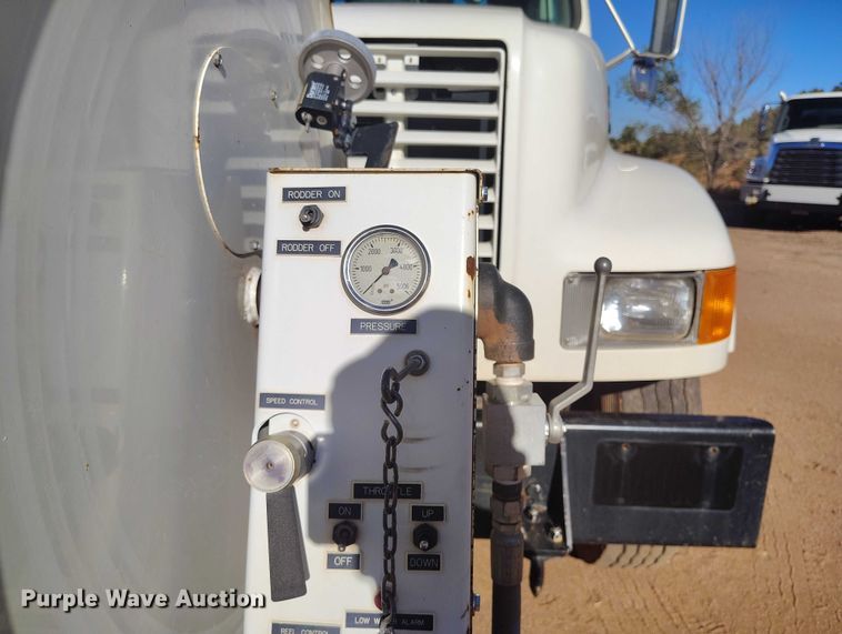 image for item BI9771 2002 International 4700 sewer jetter truck