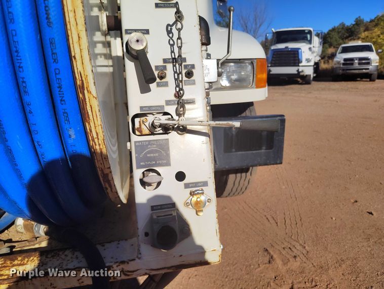 image for item BI9771 2002 International 4700 sewer jetter truck